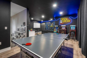 Luxury 6000 sq ft 6 BR House w Huge Game Room